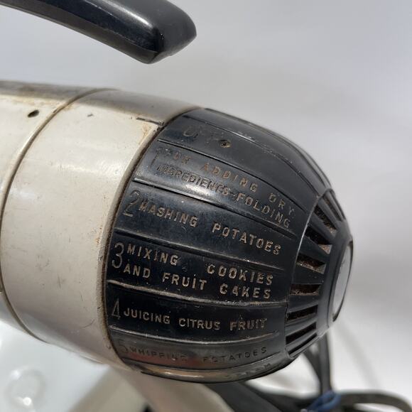 Vintage Sunbeam Automatic S Mixmaster Model 7B With Lots Of Accessories! - Picture 11 of 14